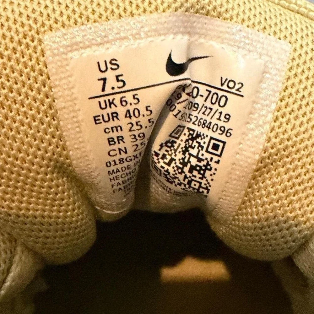 Nike Air Force 1 Low Gore-Tex Team Gold Shoes Size Mens 7.5 Women's 8.5